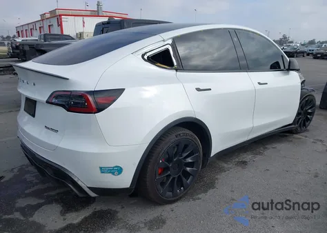 2022 Tesla Model Y Long Range Dual Motor All-Wheel Drive z USA, uszkodzony, nr VIN 7SAYGDEE8NF386043
